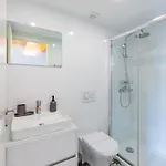 A Window To - Pestana *